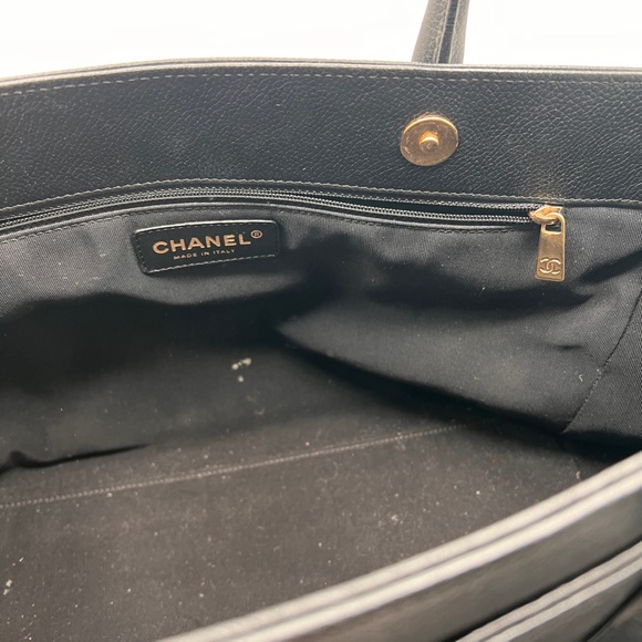 CHANEL Executive Cerf Black Caviar Leather Tote with Gold Accents - Picture 8 of 14